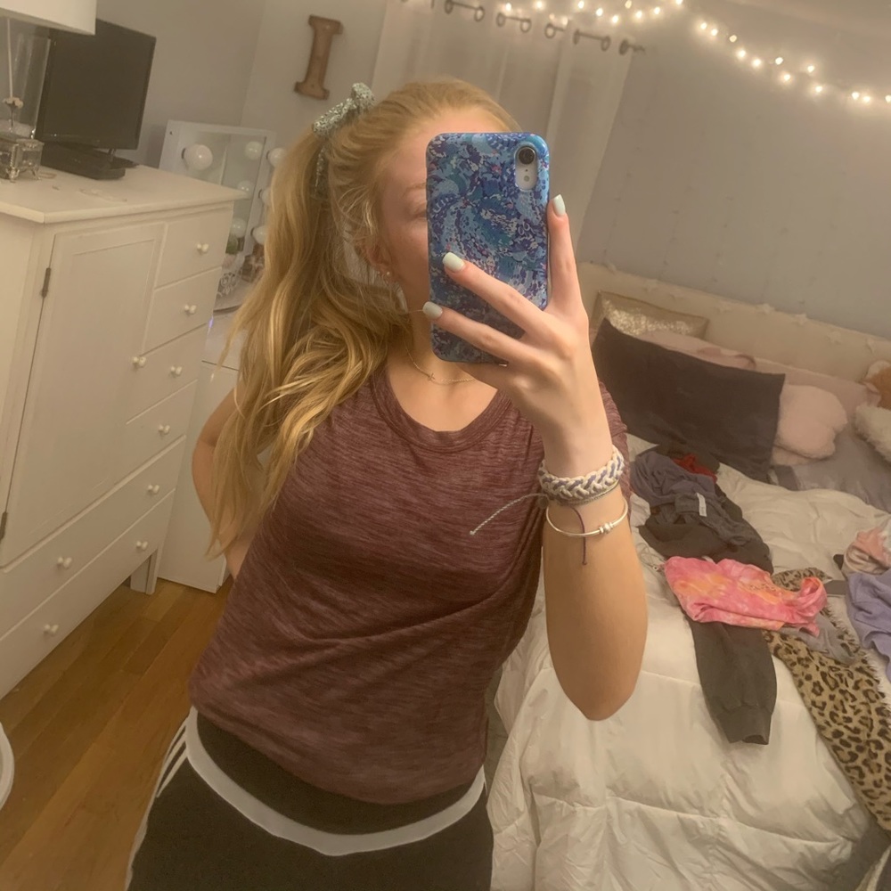 Lululemon T-shirt